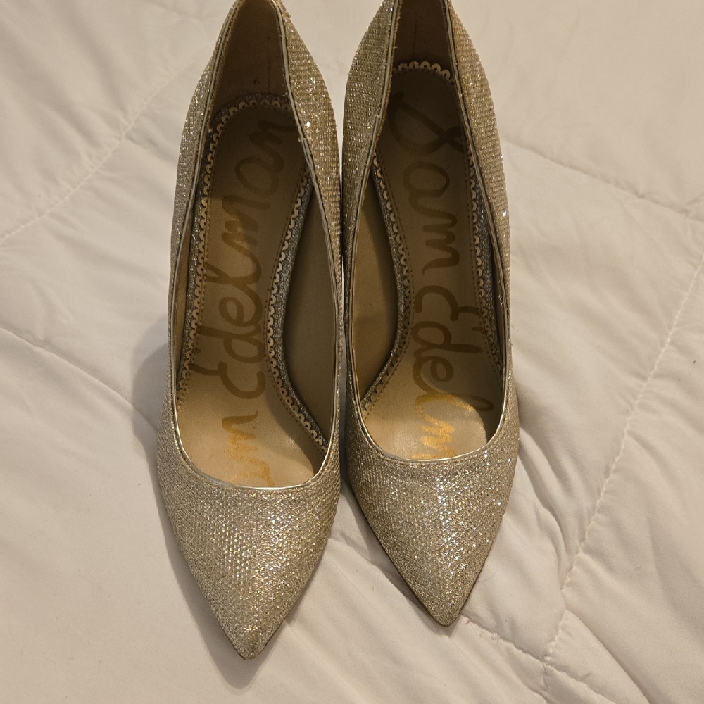 Sam Edelman Gold Heeled Shoes Elegant Design